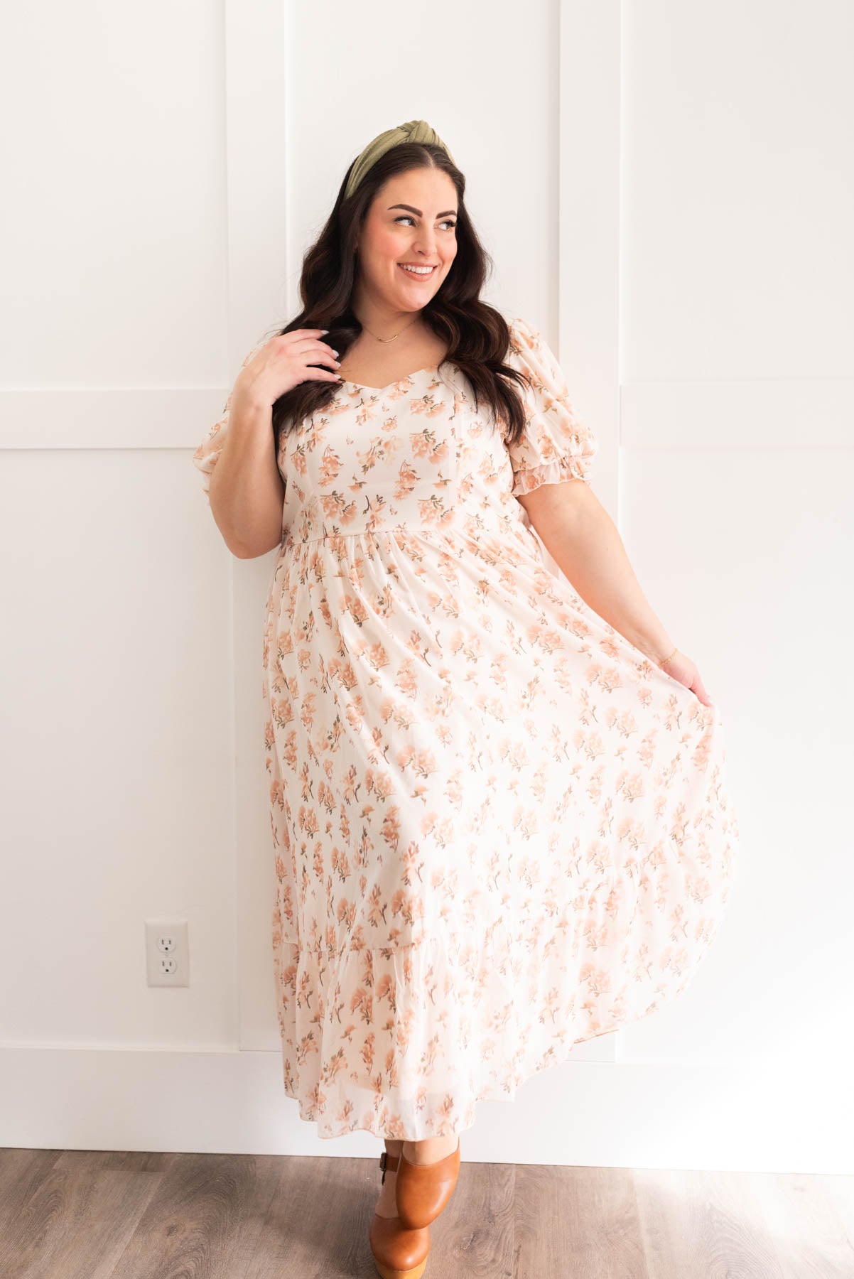 Short sleeve plus size cream floral dress