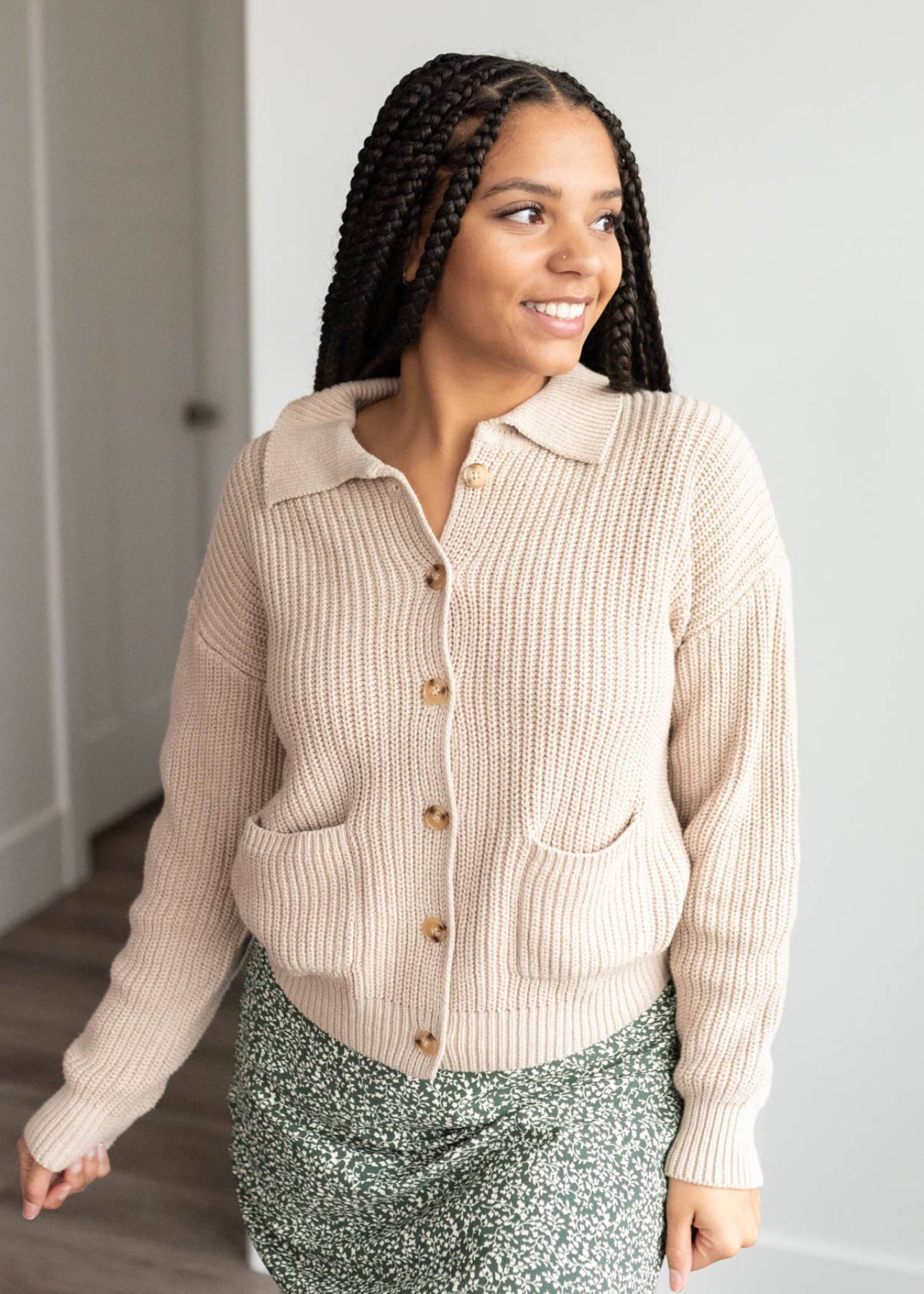 Taupe collard buttondown cardigan with front pockets