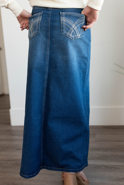 Back view of the indgo wash denim skirt