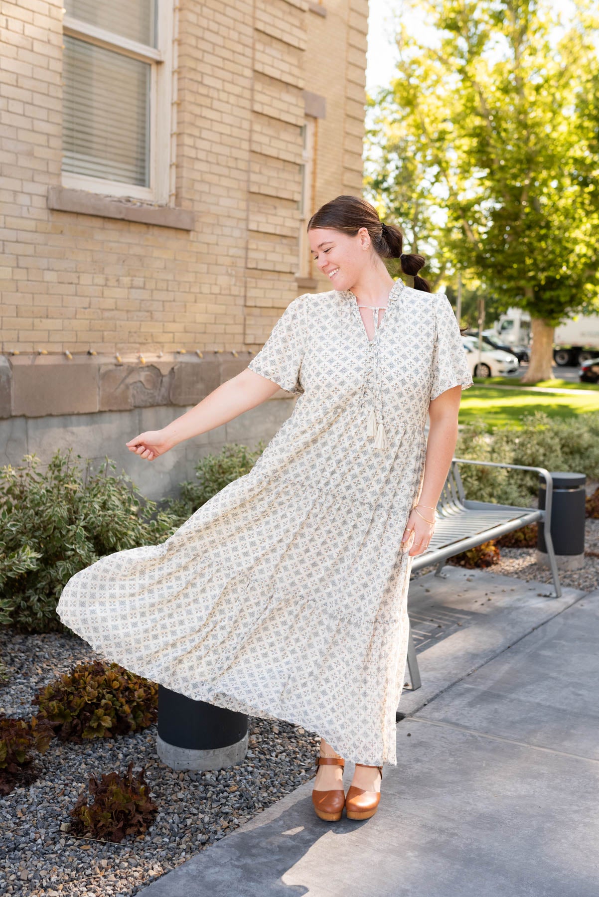 Short sleeve cream pattern dress