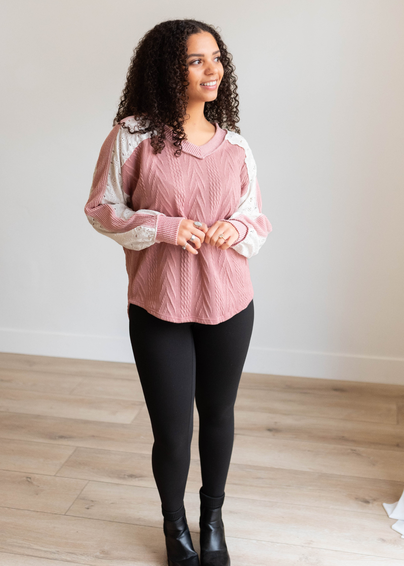 V-neck mauve lace sleeve pullover