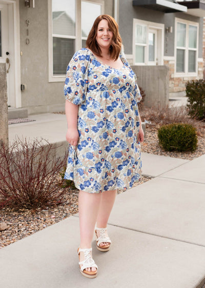 Plus size blue floral dress with short sleeves