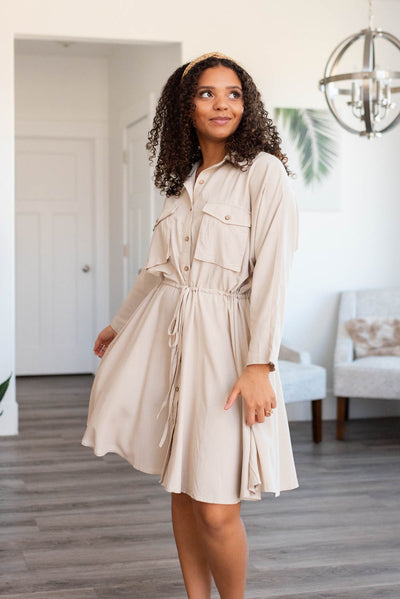 Long sleeve khaki dress that ties at the waist