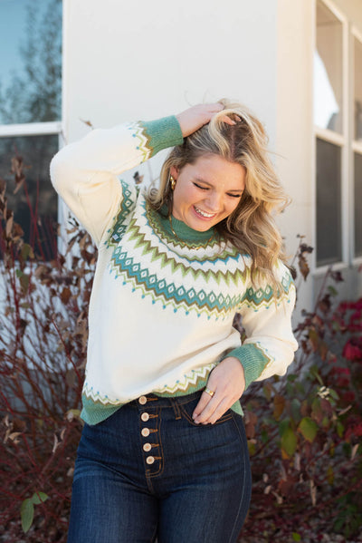 Cream pattern sweater with long sleeves 