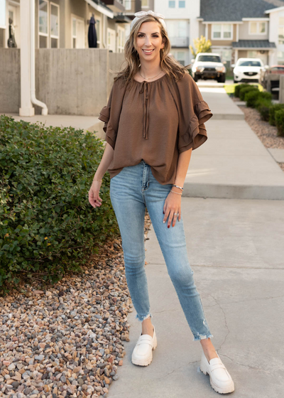 Short sleeve cocoa ruffle sleeve blouse