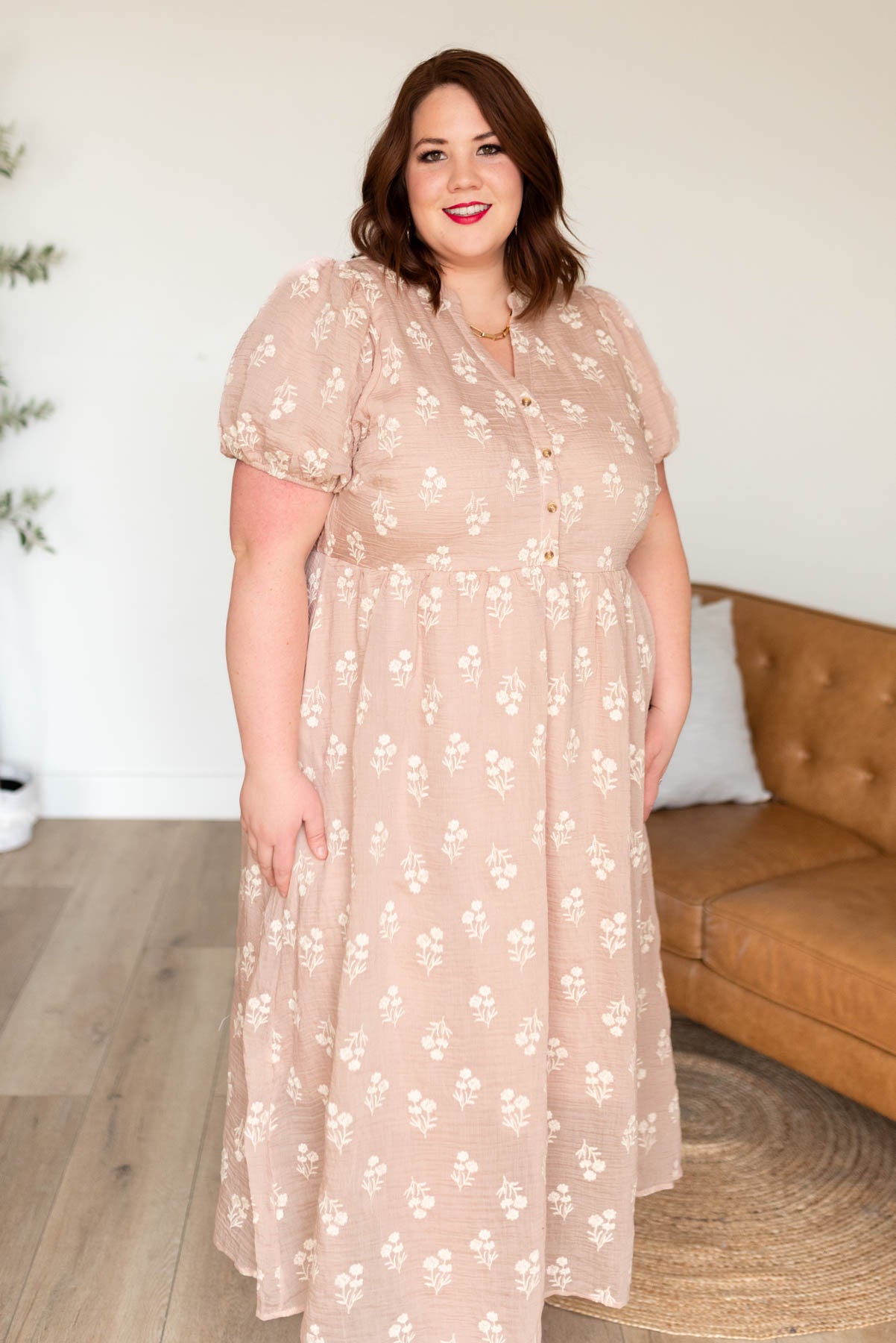 Button up bodice on the dusty pink floral dress in plus size