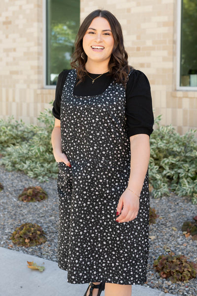 Size 1x black floral jumper dress in plus size