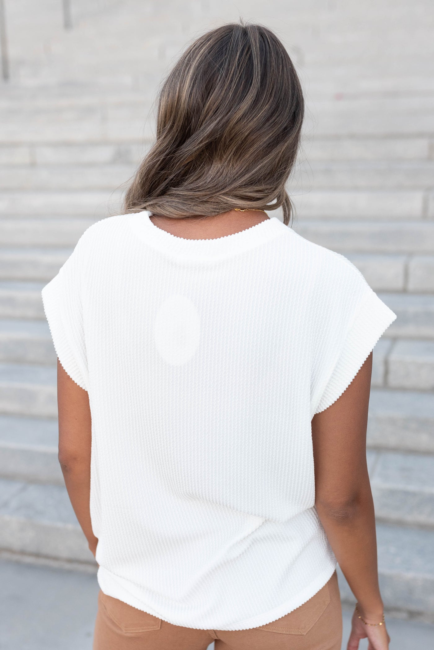 Celiah Off White Sleeveless Ribbed Top