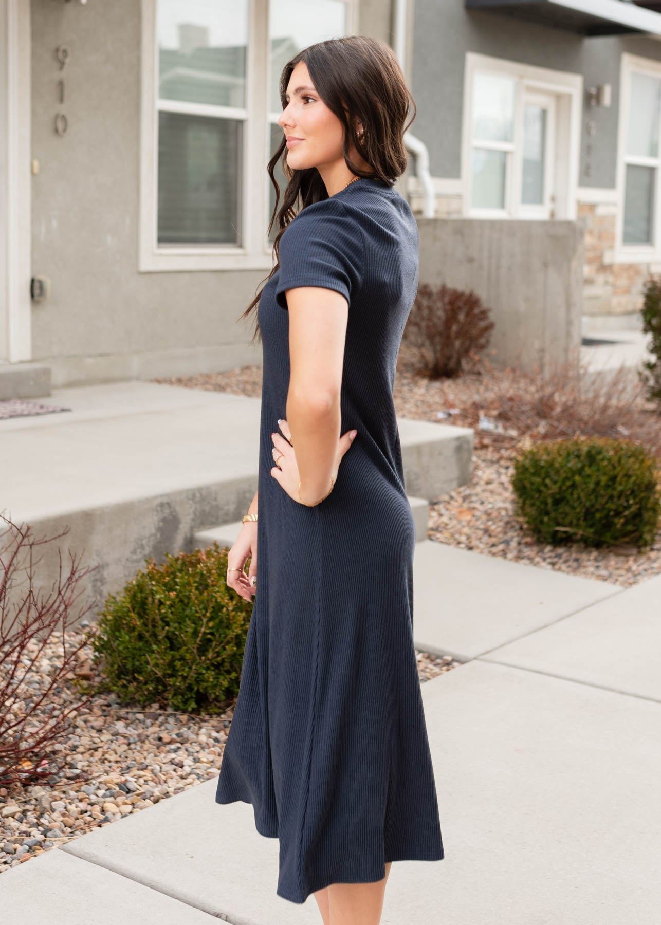 Side view of the navy ribbed t-shirt dress