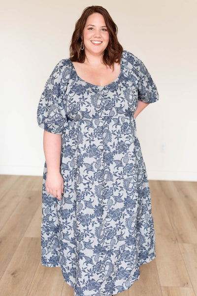 Sweatheart neck on the plus size navy floral dress