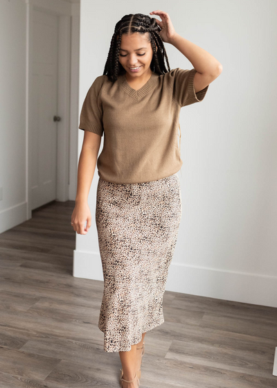 Small taupe short sleeve sweater