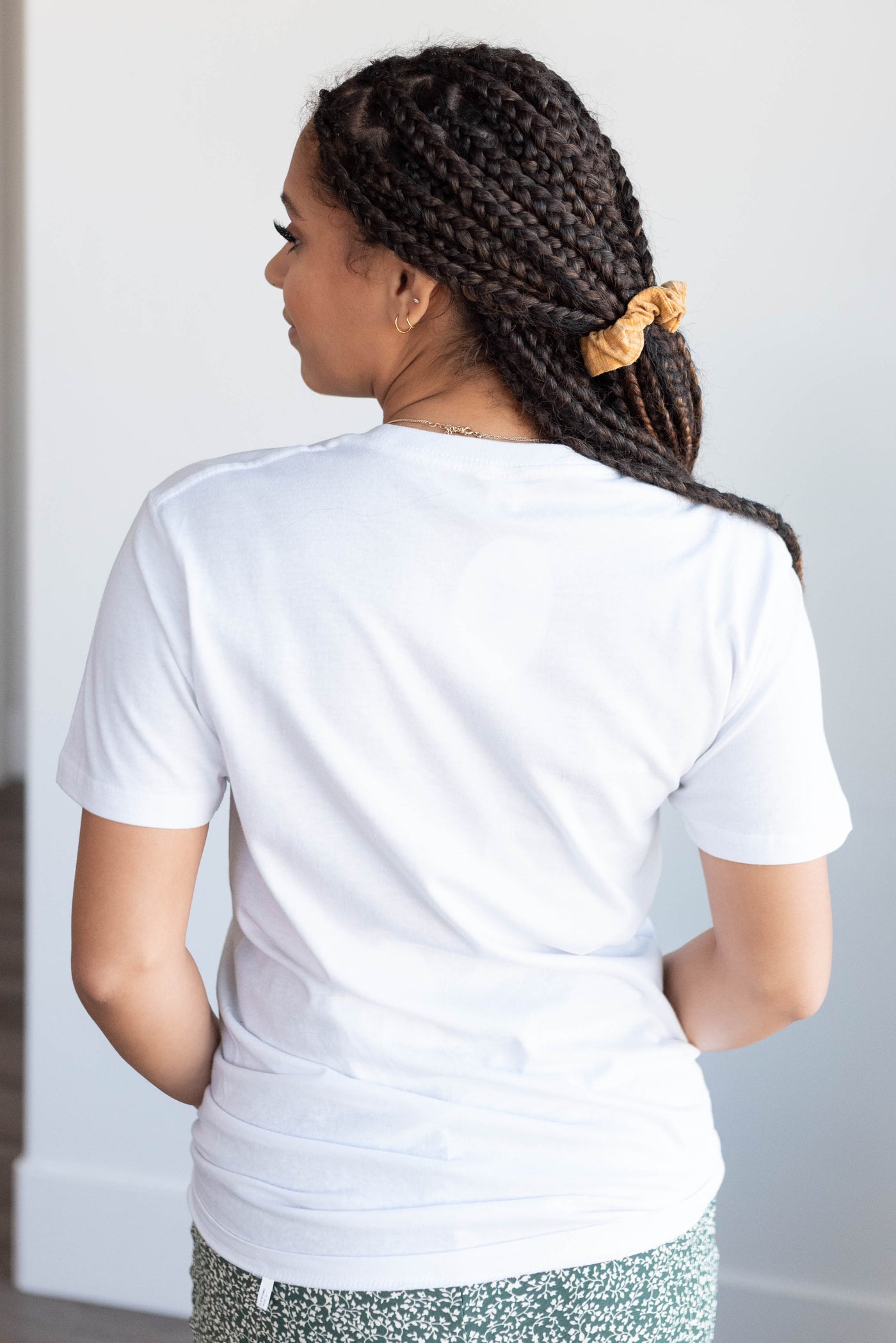 Back view of the Christmas tree bow white t-shirt