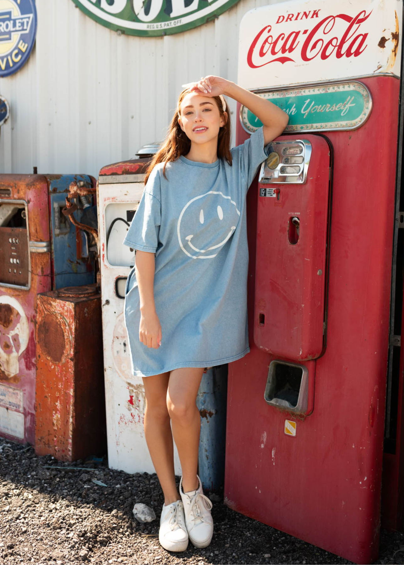 Blue smiley midi dress with short sleeves