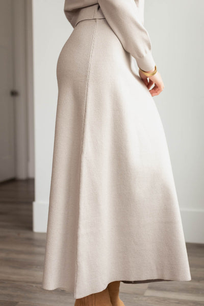 Side view of the oatmeal knit skirt