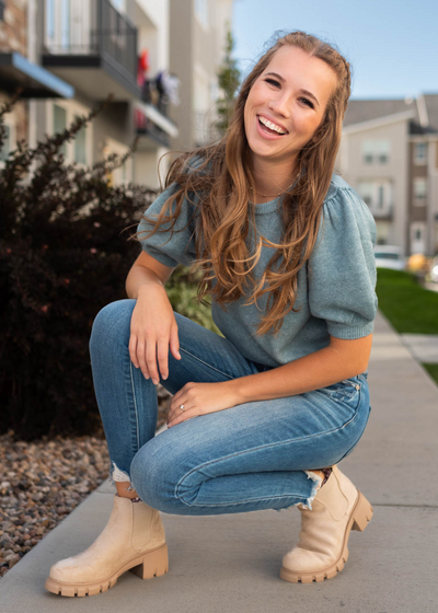 Blue grey top with short full sleeves