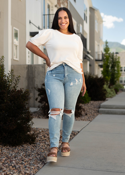 Short sleeve cream top