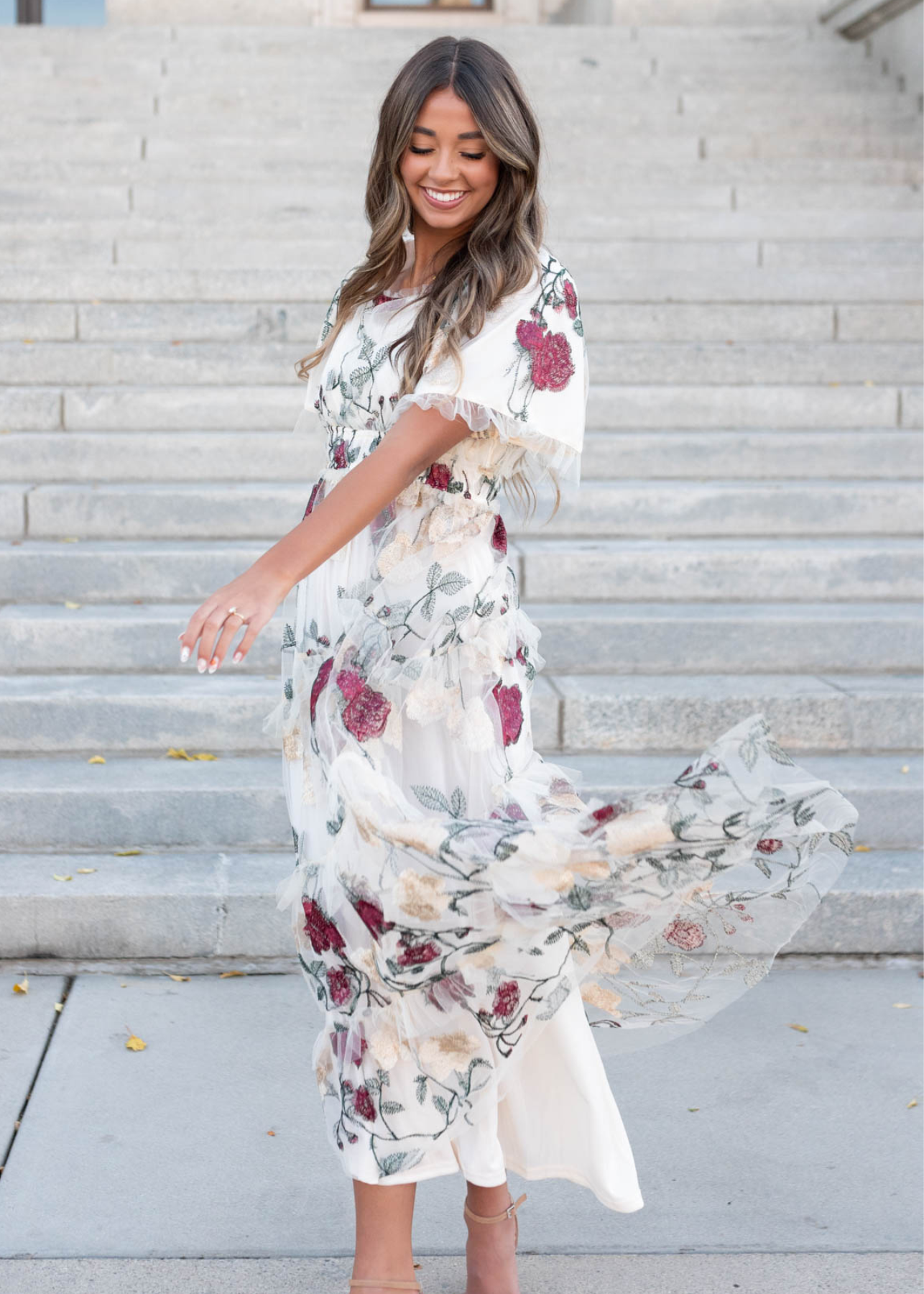 Cream floral mesh dress with short sleeves