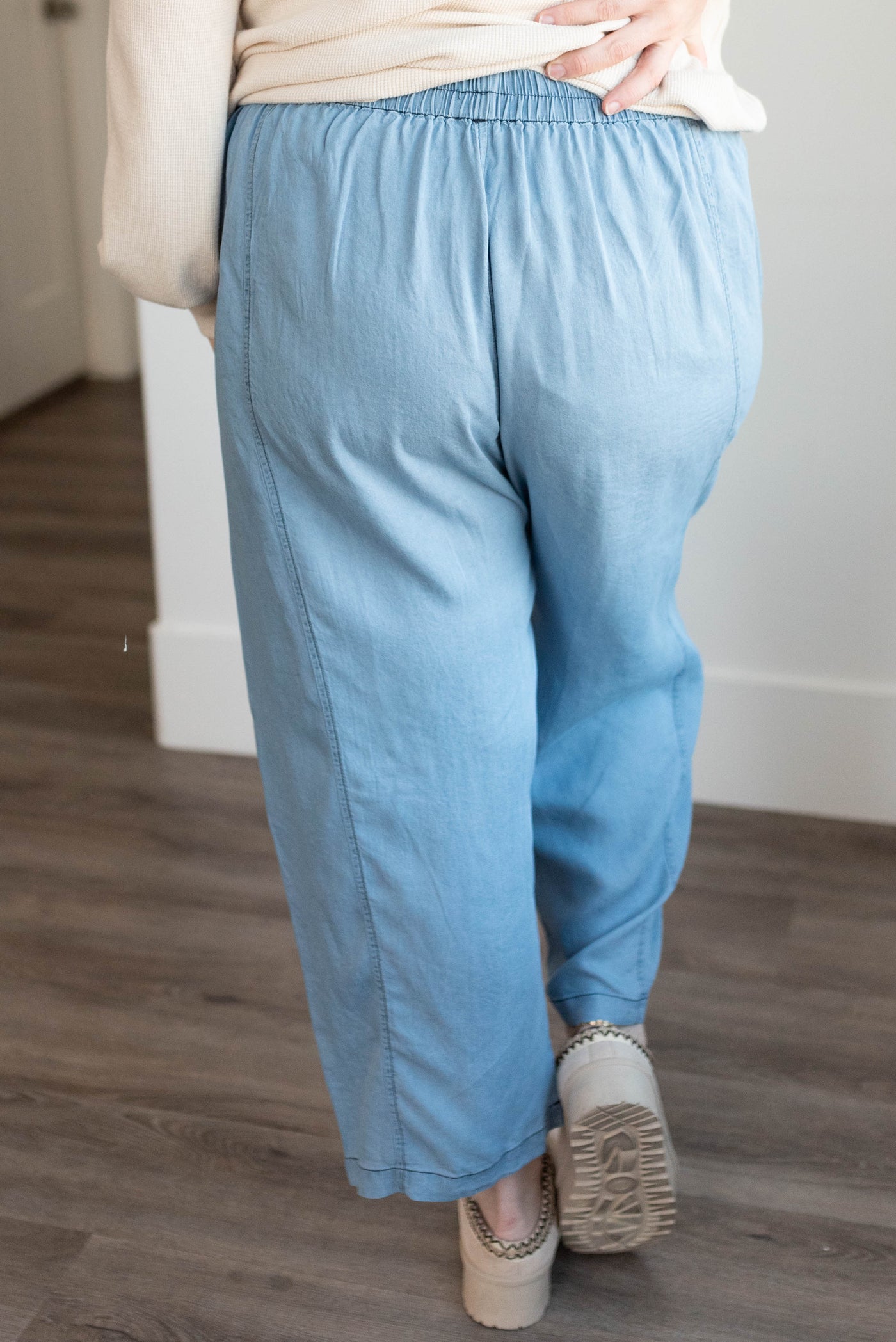 Back view of the plus size denim linen pants