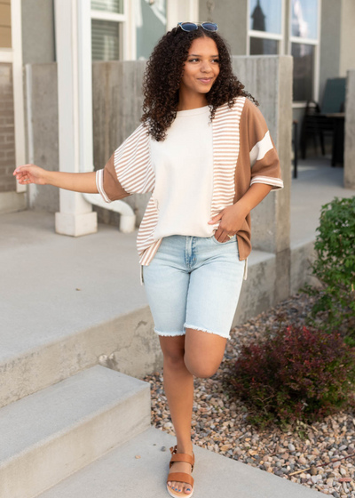 Short sleeve tan mixed pattern top