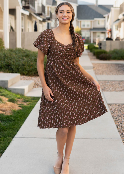 Short sleeve brown floral dress