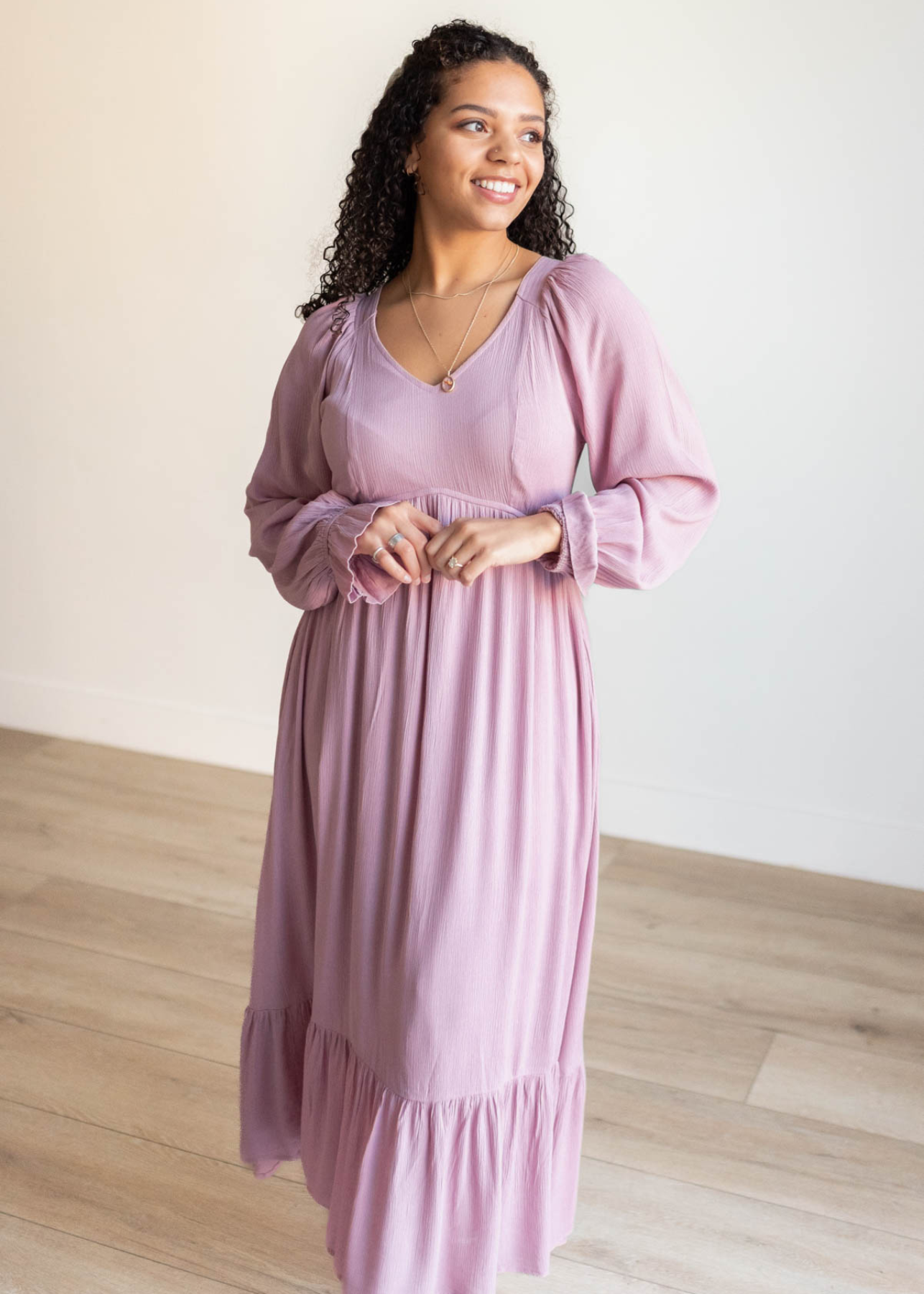 Mauve ruffle dress with v-neck and long sleeves