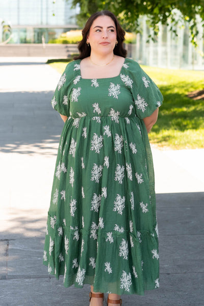 Short sleeve emerald green embroidered dress