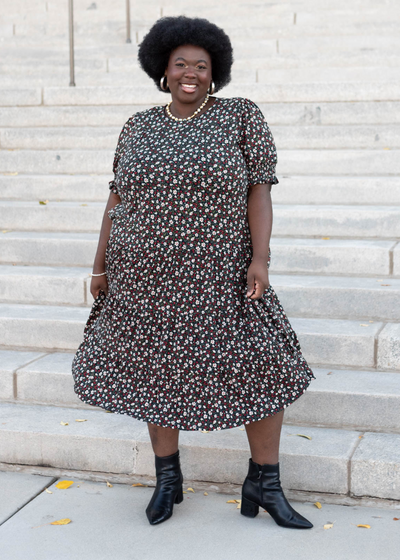 Short sleeve tiered floral dress