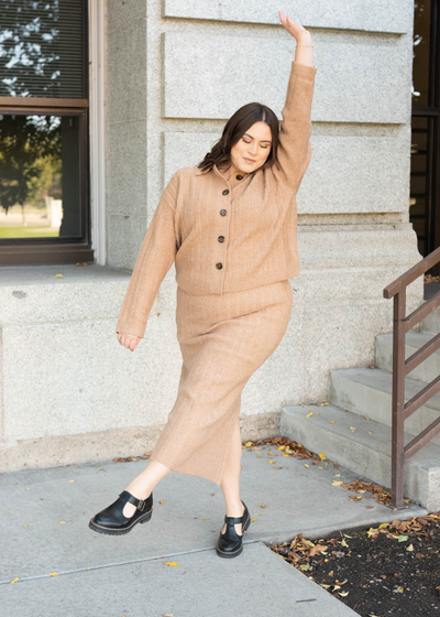 Long plus size camel ribbed skirt