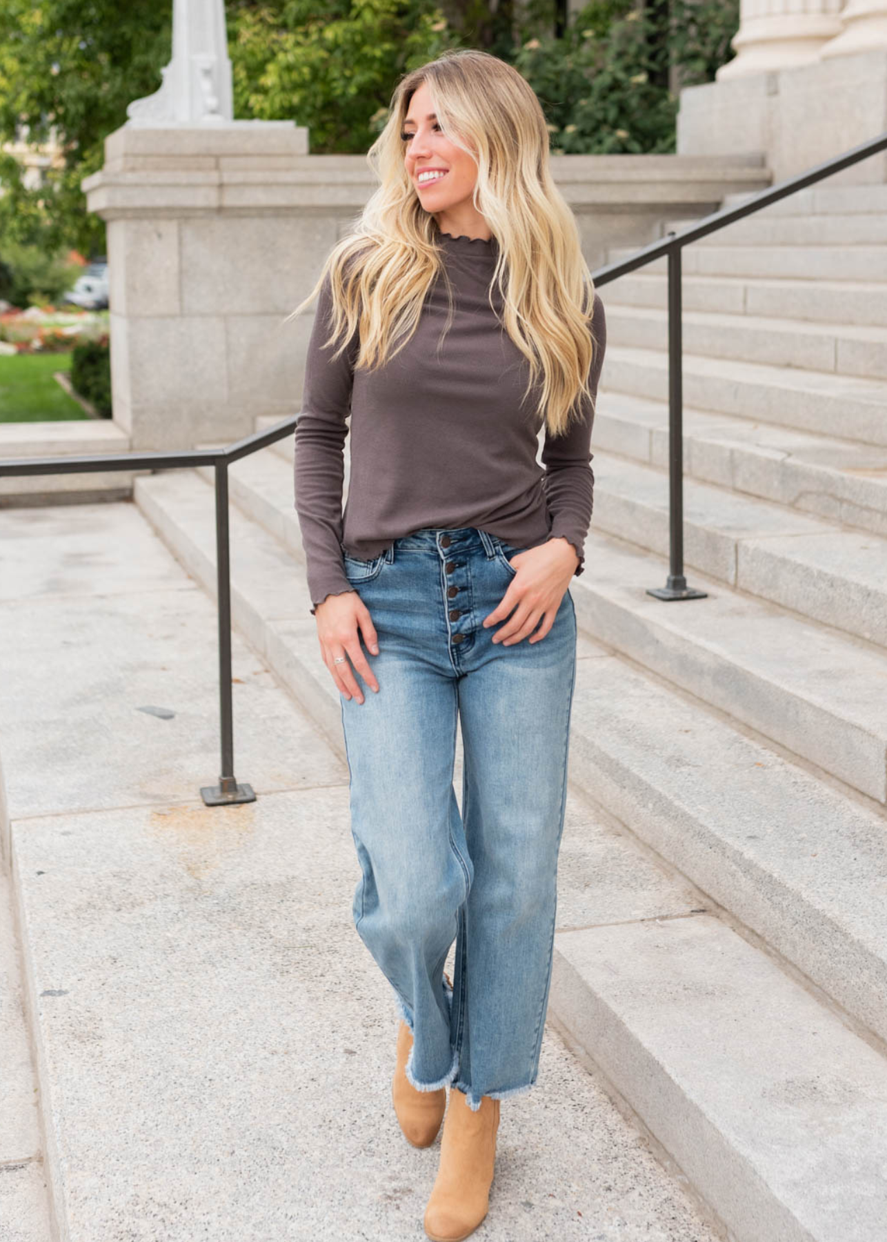 Fitted charcoal ruffle ribbed top