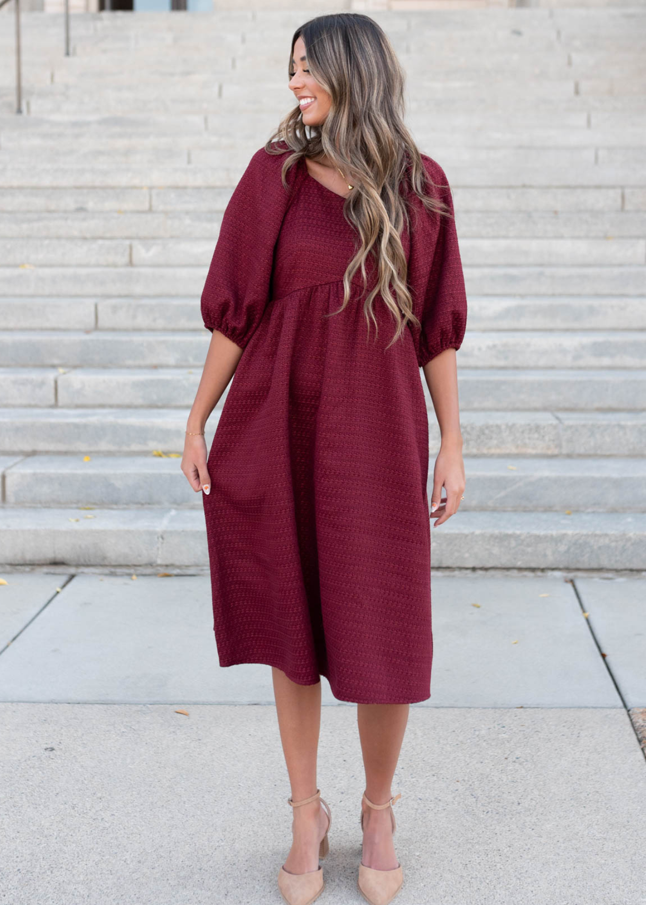 Burgundy textured dress with short sleeves