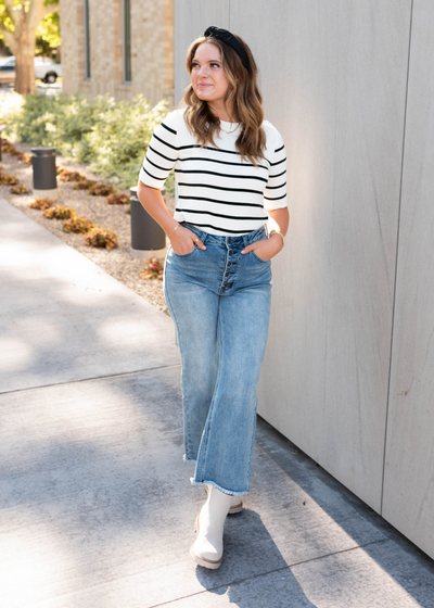 Short sleeve ivory stripe knit top