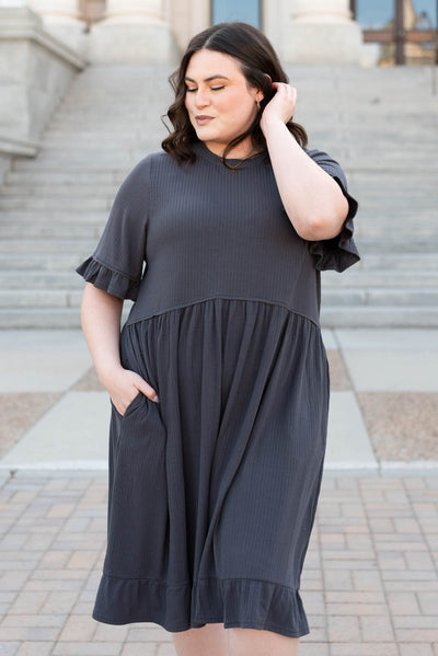 Short sleeve plus size charcoal rib knit dress with pockets