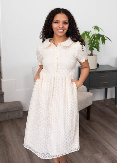 Cream patten dress with peter pan collar and pockets