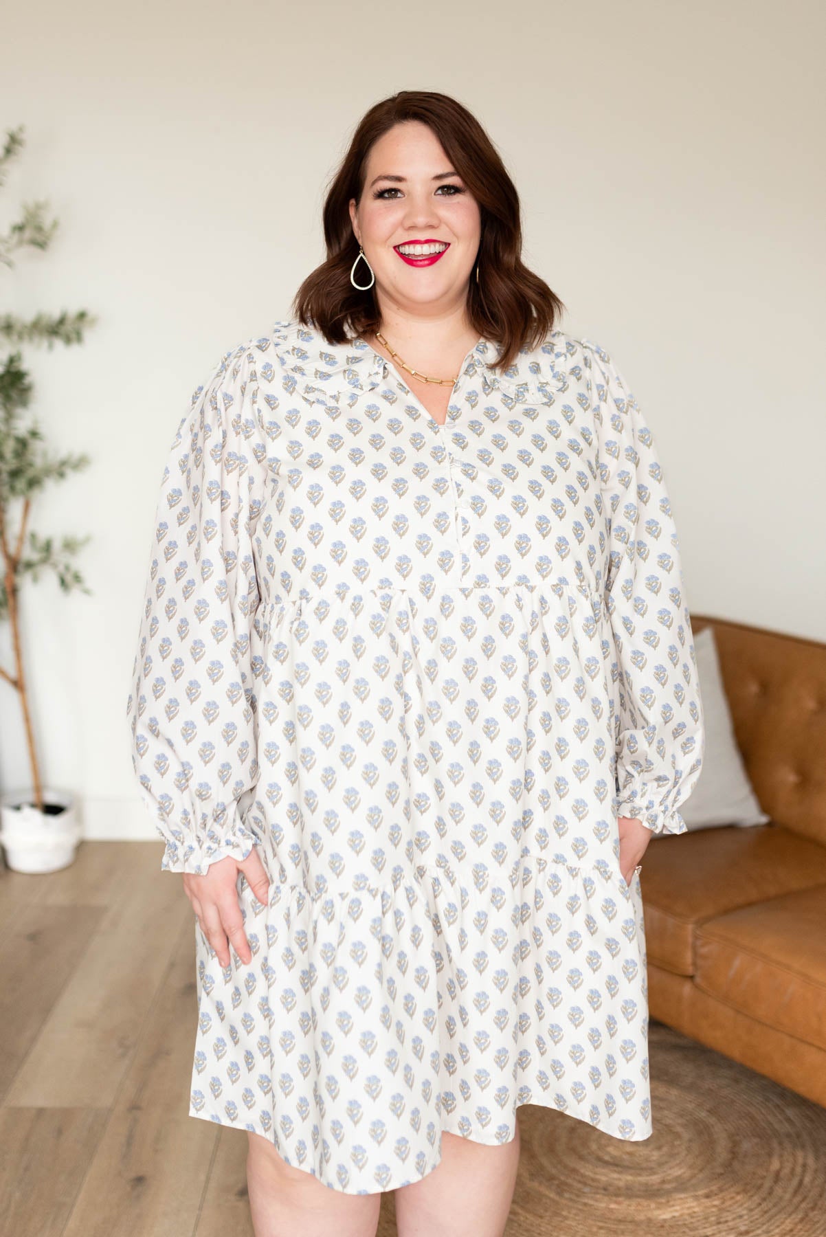 Long sleeve collared blue floral dress in plus size