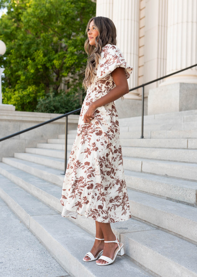 Side view of the mocha floral tiered dress