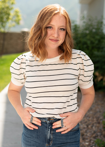 Short sleeve ivory striped top with black stripes