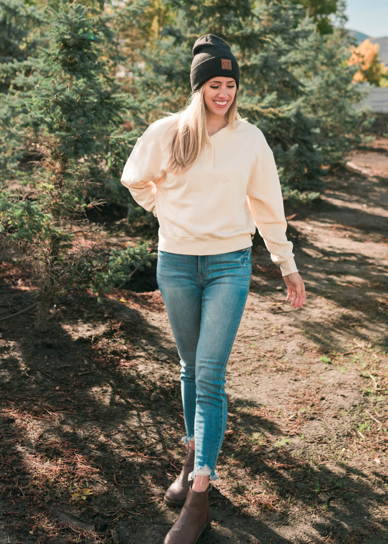 Long sleeve cream fleece sweatshirt