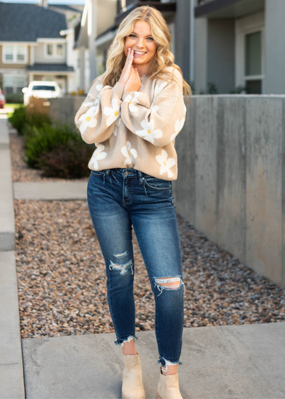 Long sleeve beige sweater with daisy print