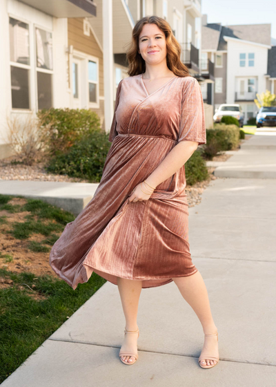 Short sleeve dusty rose velvet dress with short sleeves