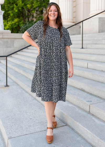 Short sleeve plus size black ditsy floral dress