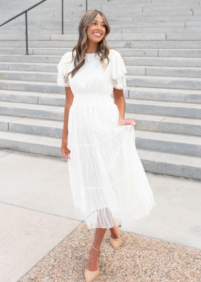 Cream lace dress with short sleeves