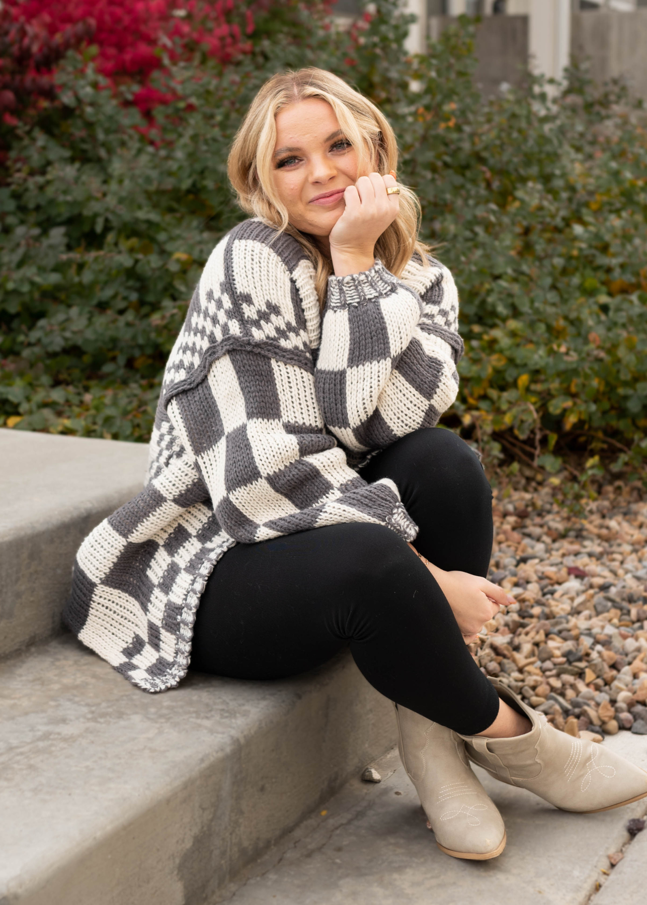 Checkered pattern charcoal cardigan with long sleeves