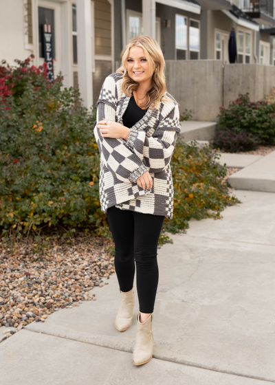 Checkered pattern charcoal cardigan