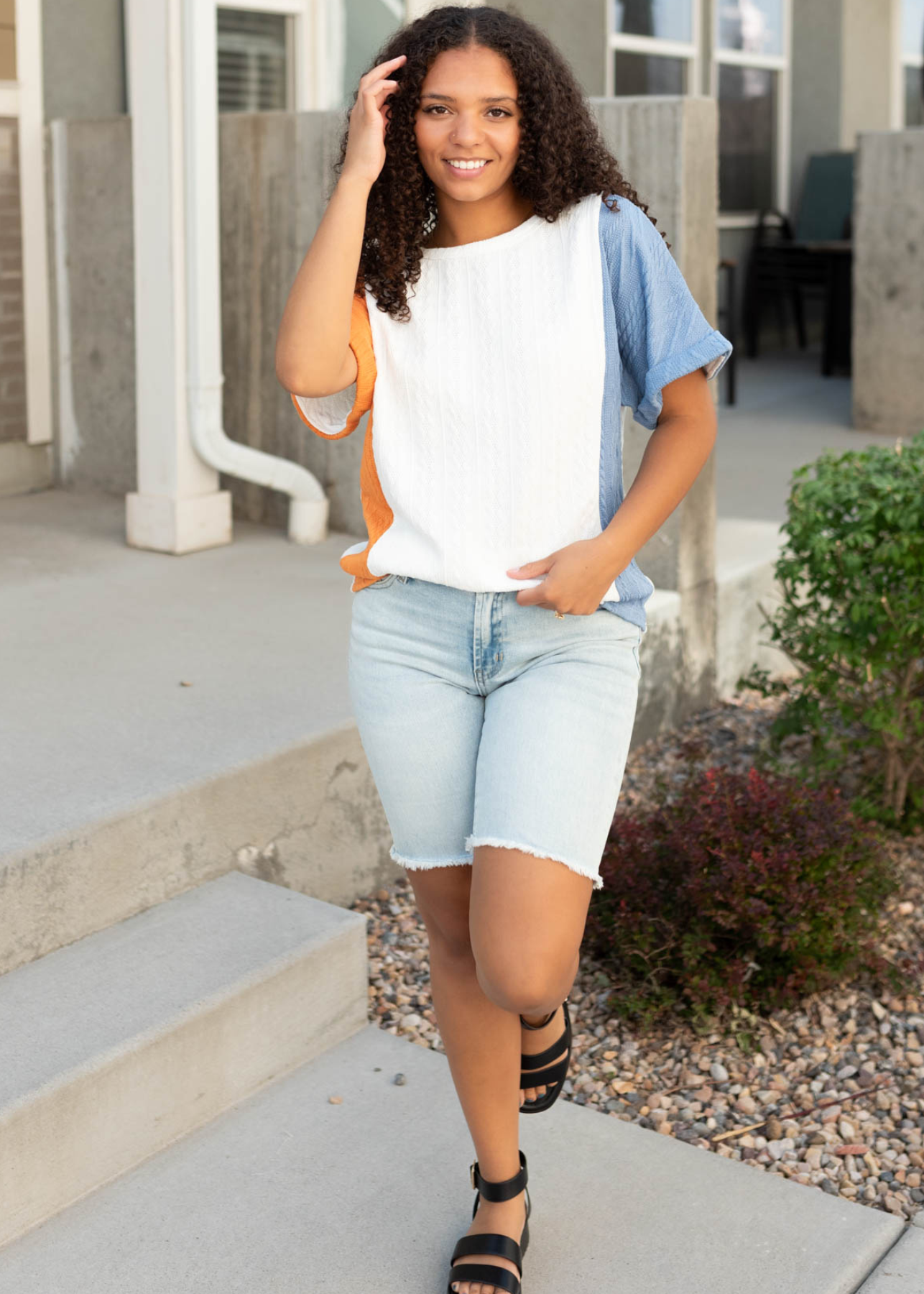 Blue orange top with short sleeves