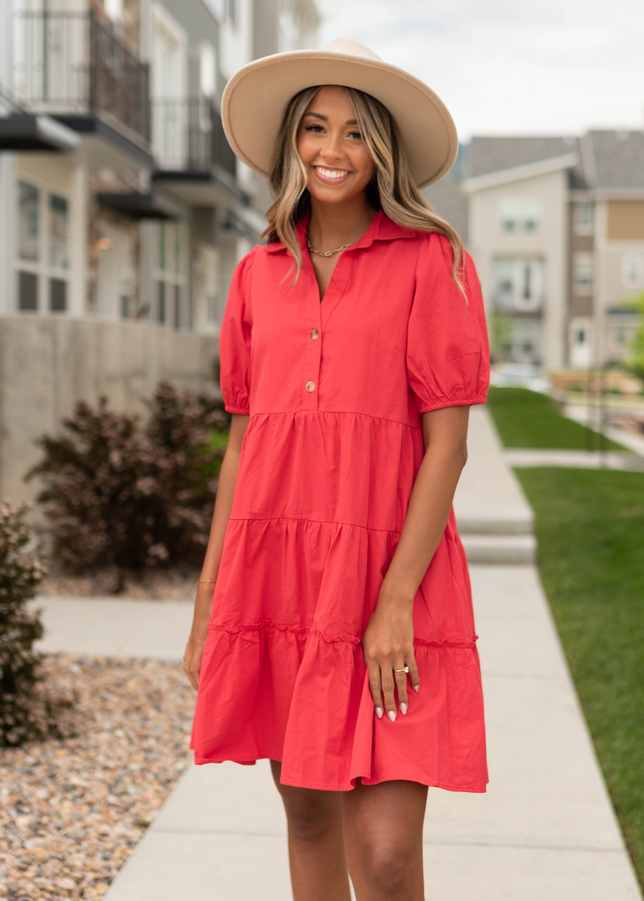 Short sleeve red dress