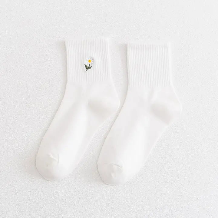 Lennie White Embroidered Flower Socks