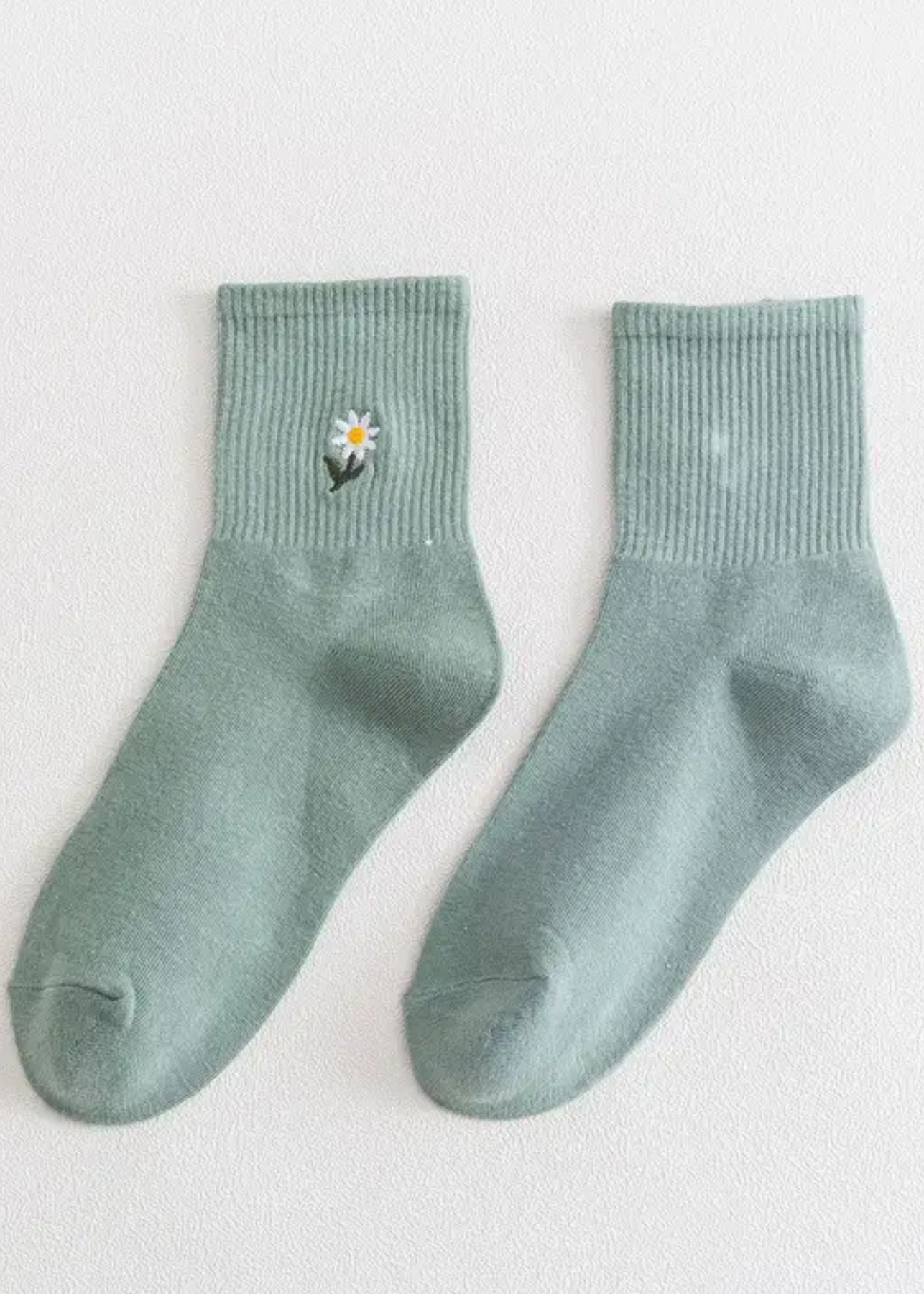 Lennie Sage Embroidered Flower Socks