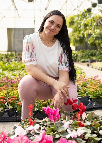 Short sleeve white top with colorful sleeves