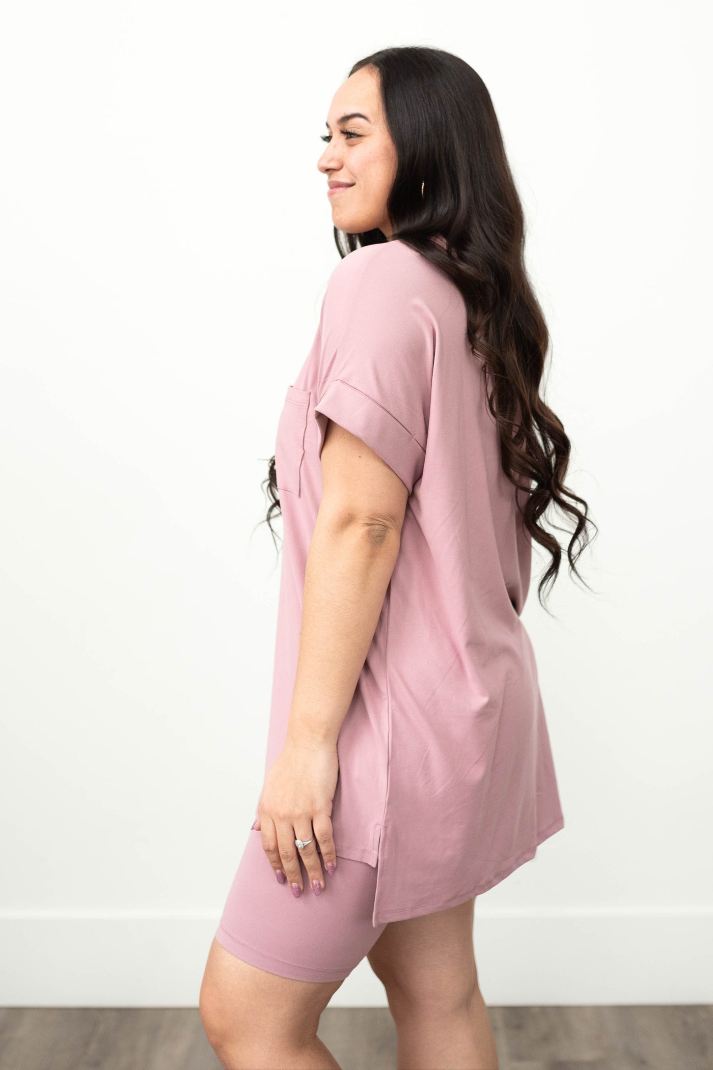 Side view short sleeve light rose set